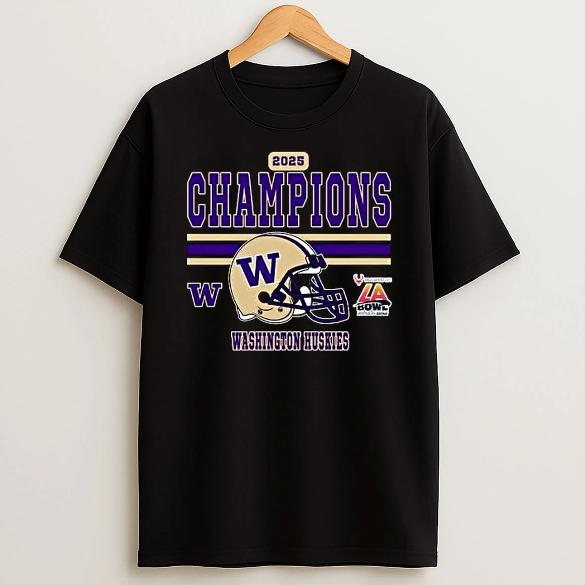 Vflippa Legendusashirt 20251217_165621 107_2025 La Bowl Champions Washington Huskies Football Champions 2025 Bucked Up La Bowl Hosted Helmet T Shirt