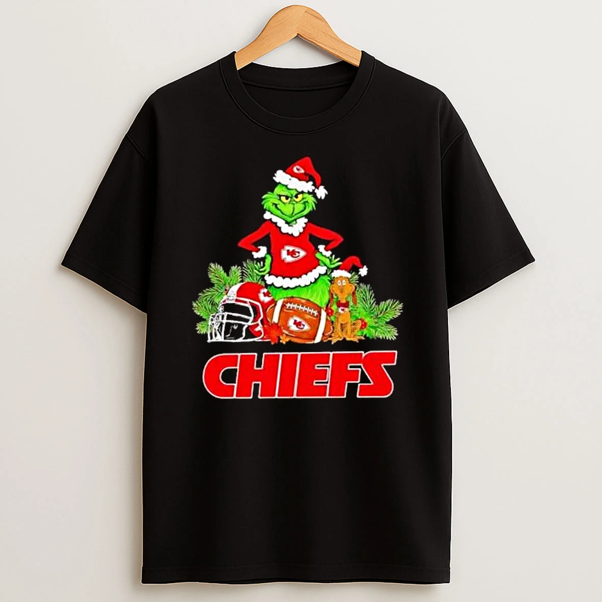 Vflippa Legendusashirt 20251219_092404 273_the Grinch And Max Kansas City Chiefs Christmas Helmet Items T Shirt