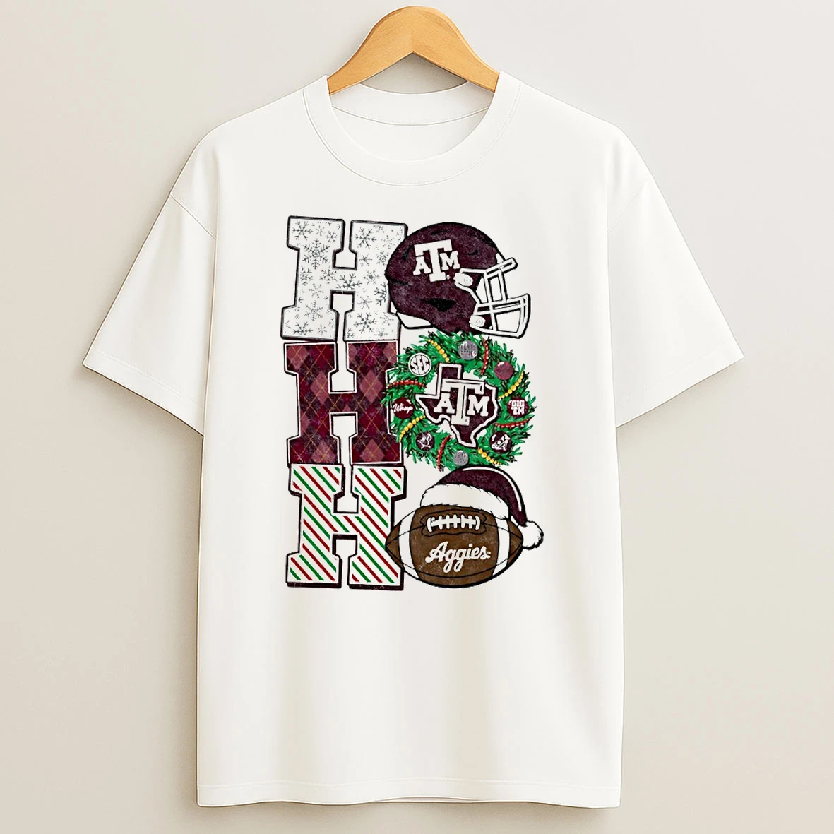 Vflippa Techteesusa 20251210_132255 48_texas A And M Aggies Ho Ho Ho Christmas Helmet Circle T Shirt