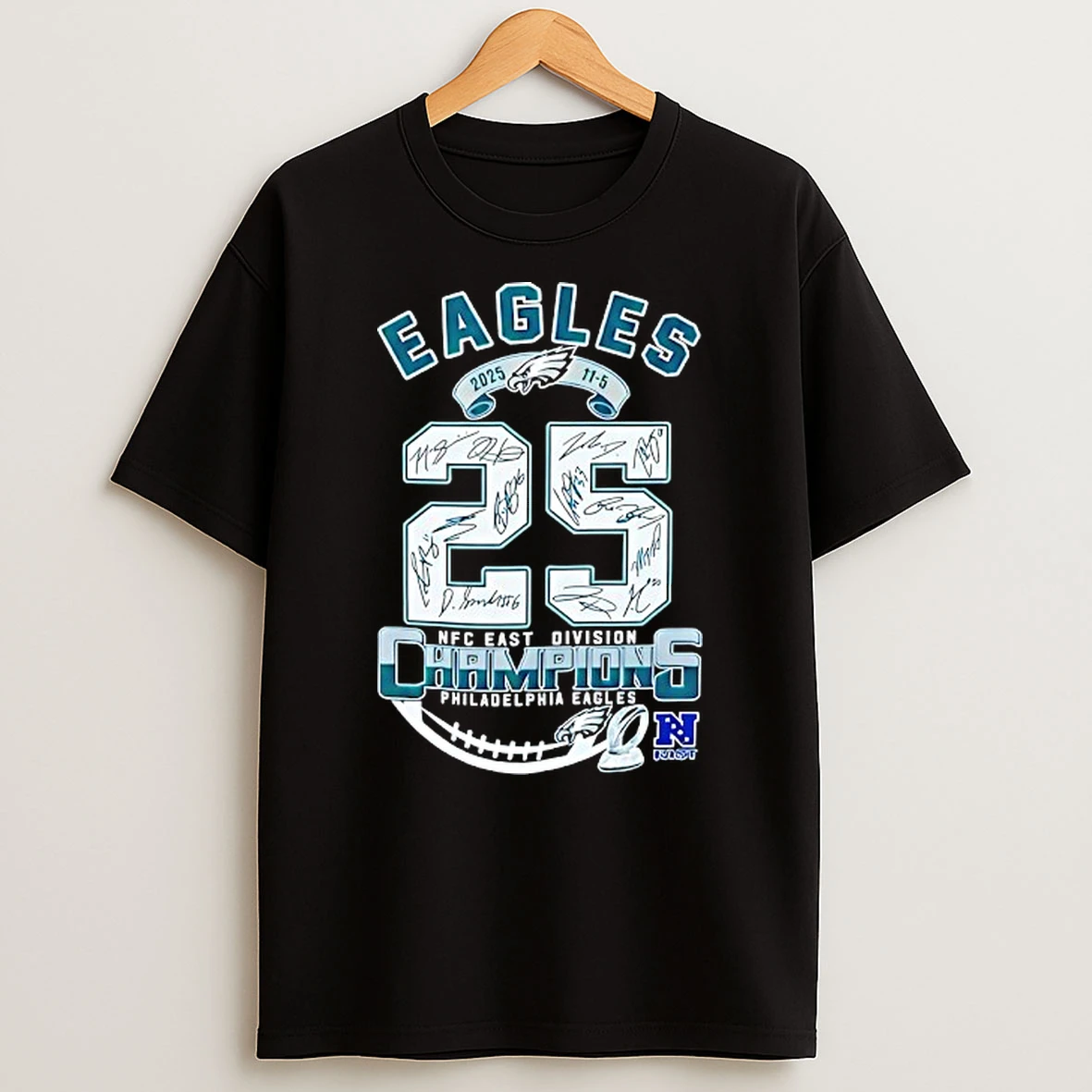2025 Nfc East Division Champions Philadelphia Eagles Player Signatures T Shirt