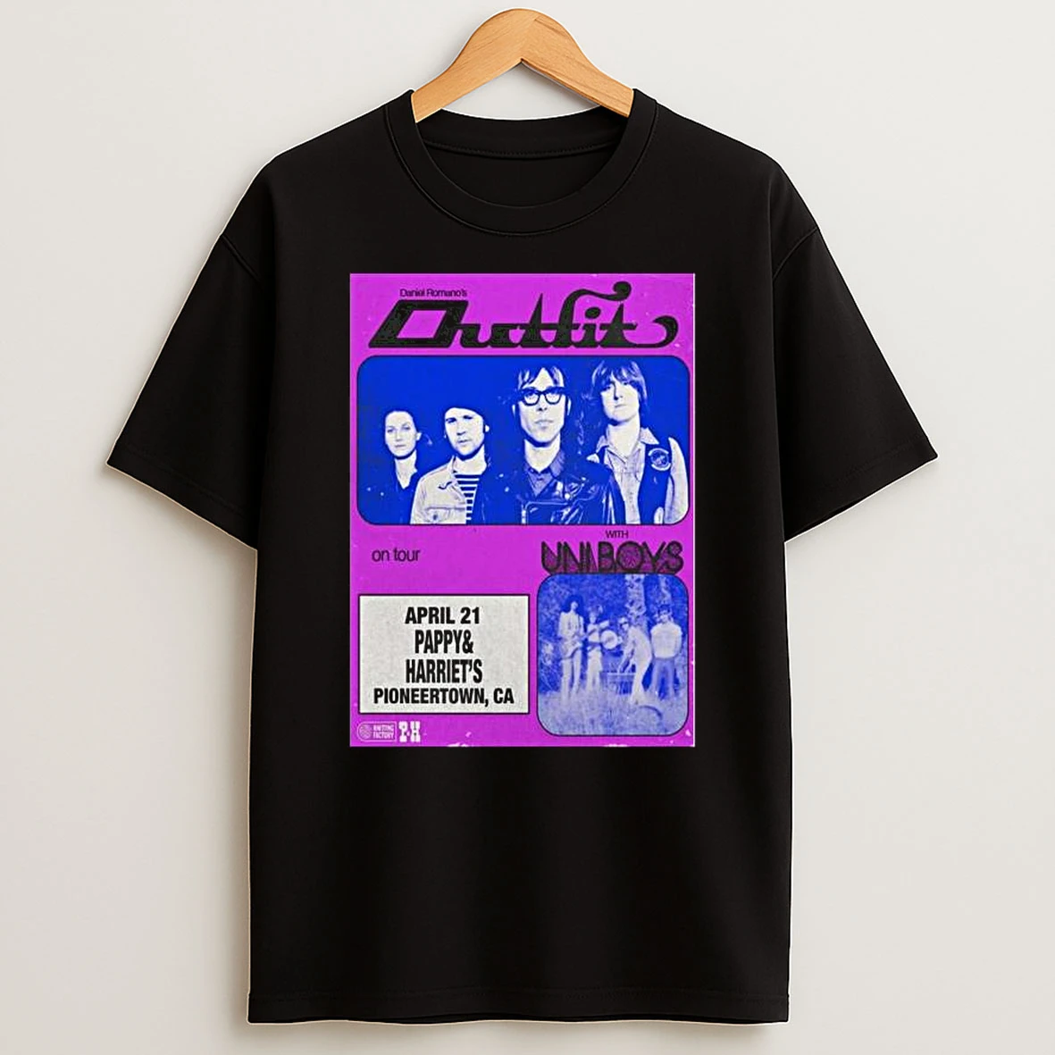 Daniel Romanos Outfit Pappy Harriets April 21 2026 T Shirt