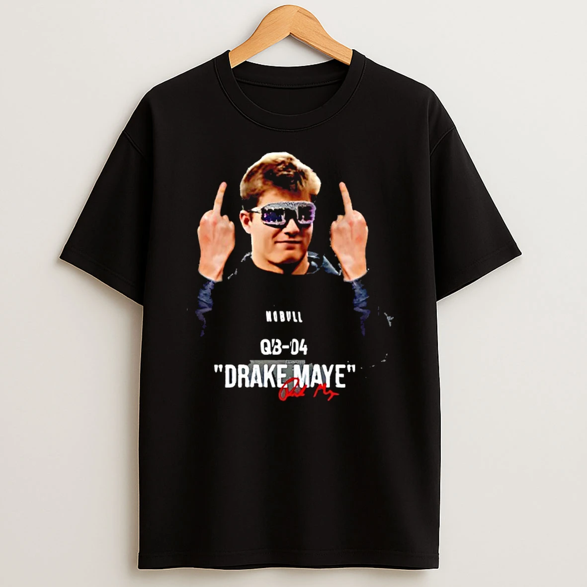 Drake Maye New England Patriots Mittelfinger Signature T Shirt