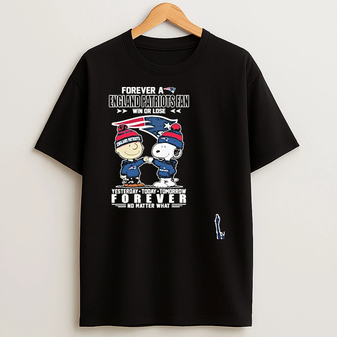 Forever A England Patriots Fan Win Or Lose Brown And Snoopy Forever No Matter What T Shirt