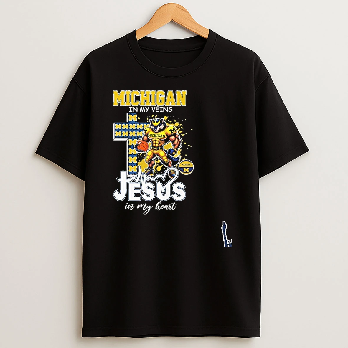 Michigan Basketball Mascot In My Veins Jesus In My Heart T Shirt