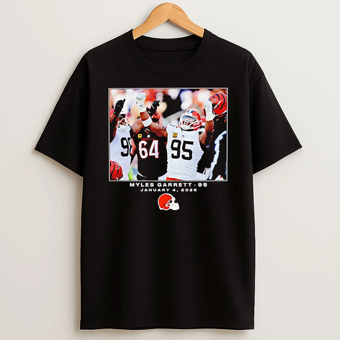 Myles Garrett Cleveland Browns Nfl Football Flash Features Week 18 January 4 2026 T Shirt