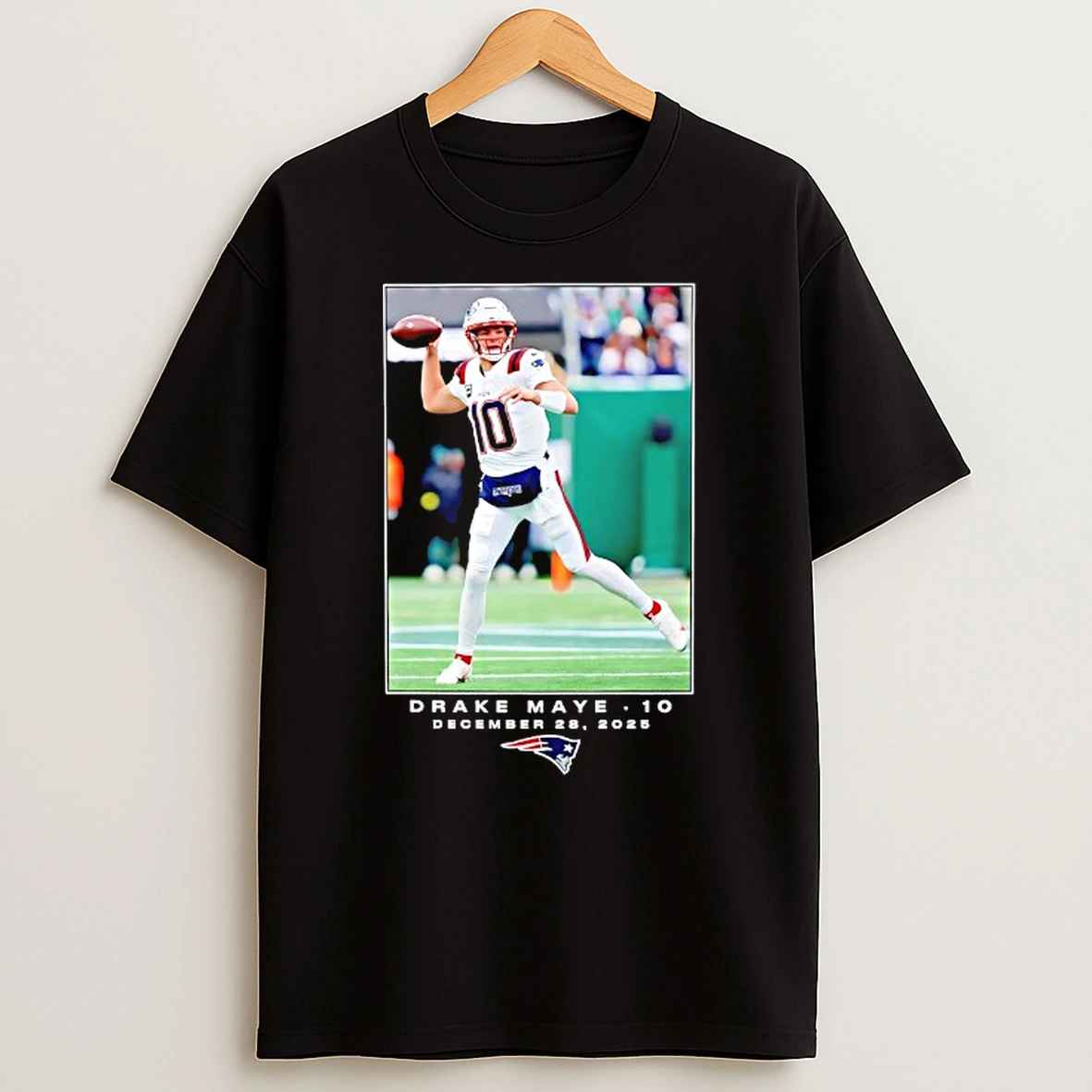 New England Patriots Drake Maye Nfl Flash Features Week 17 T Shirt