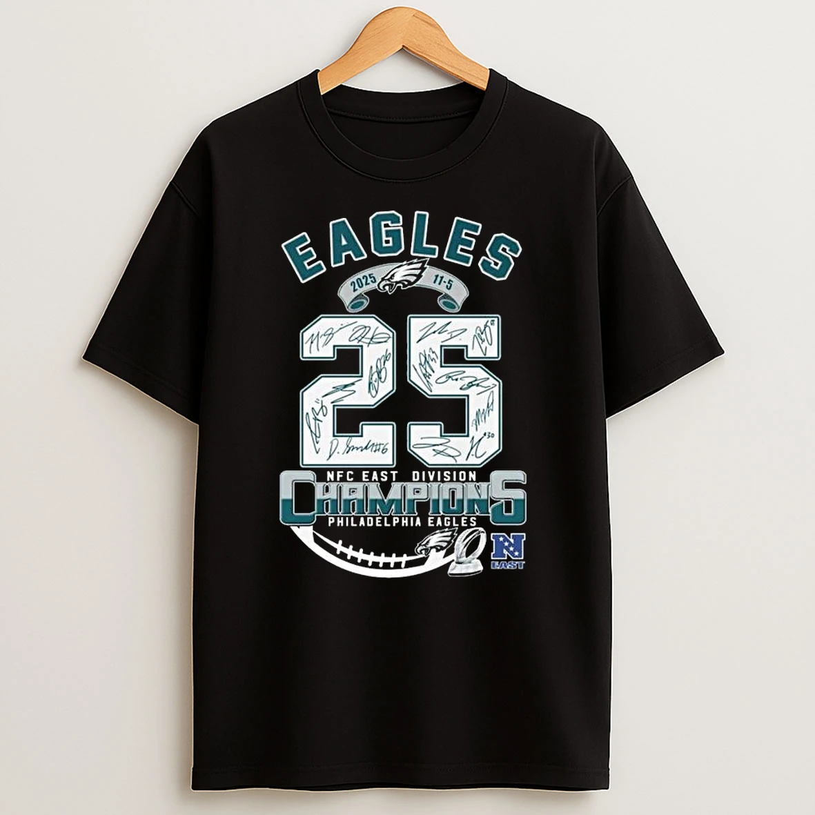 Philadelphia Eagles 2025 11 5 Nfc East Division Champions Signatures T Shirt