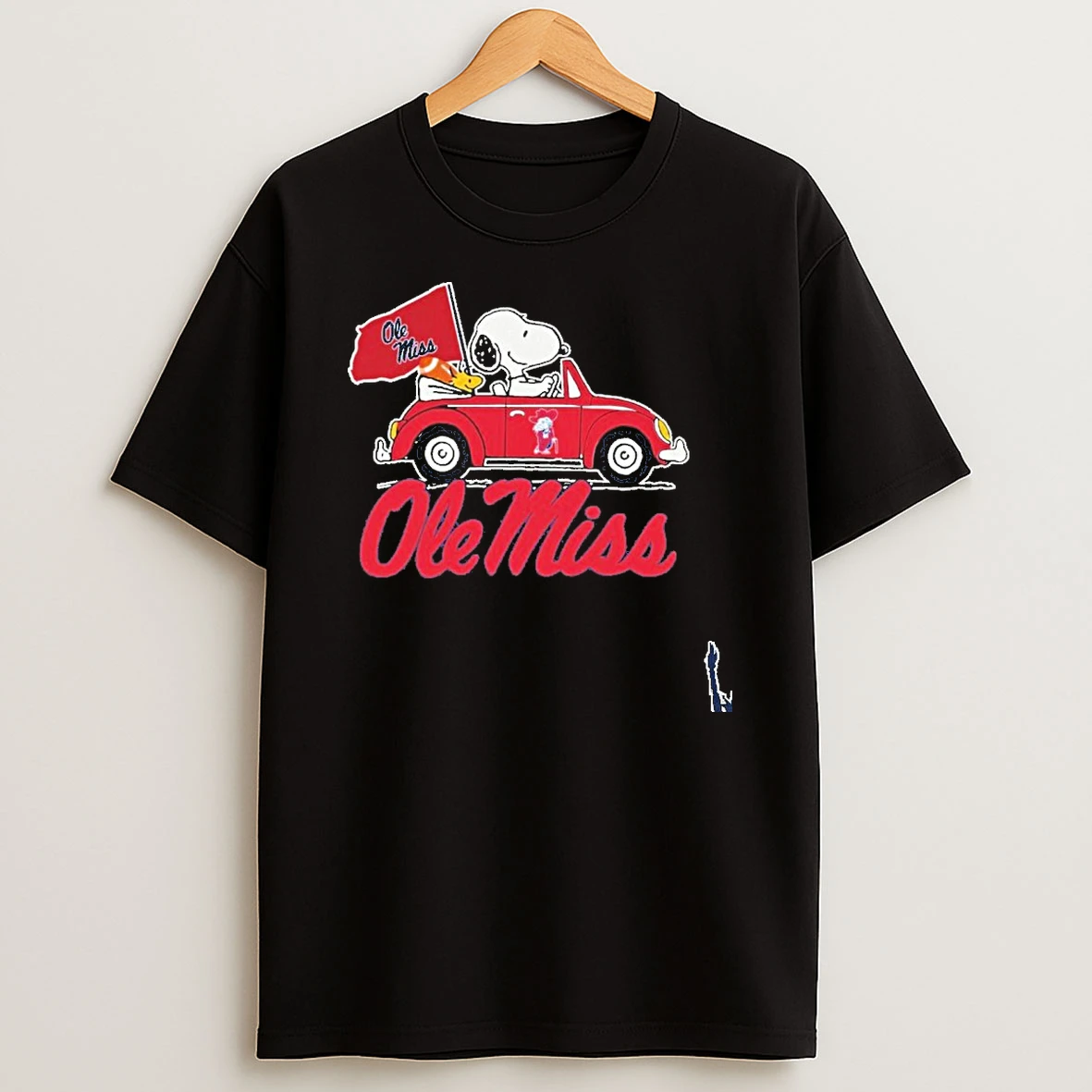 Snoopy And Woodstock Ole Miss Car Baseball T Shirt