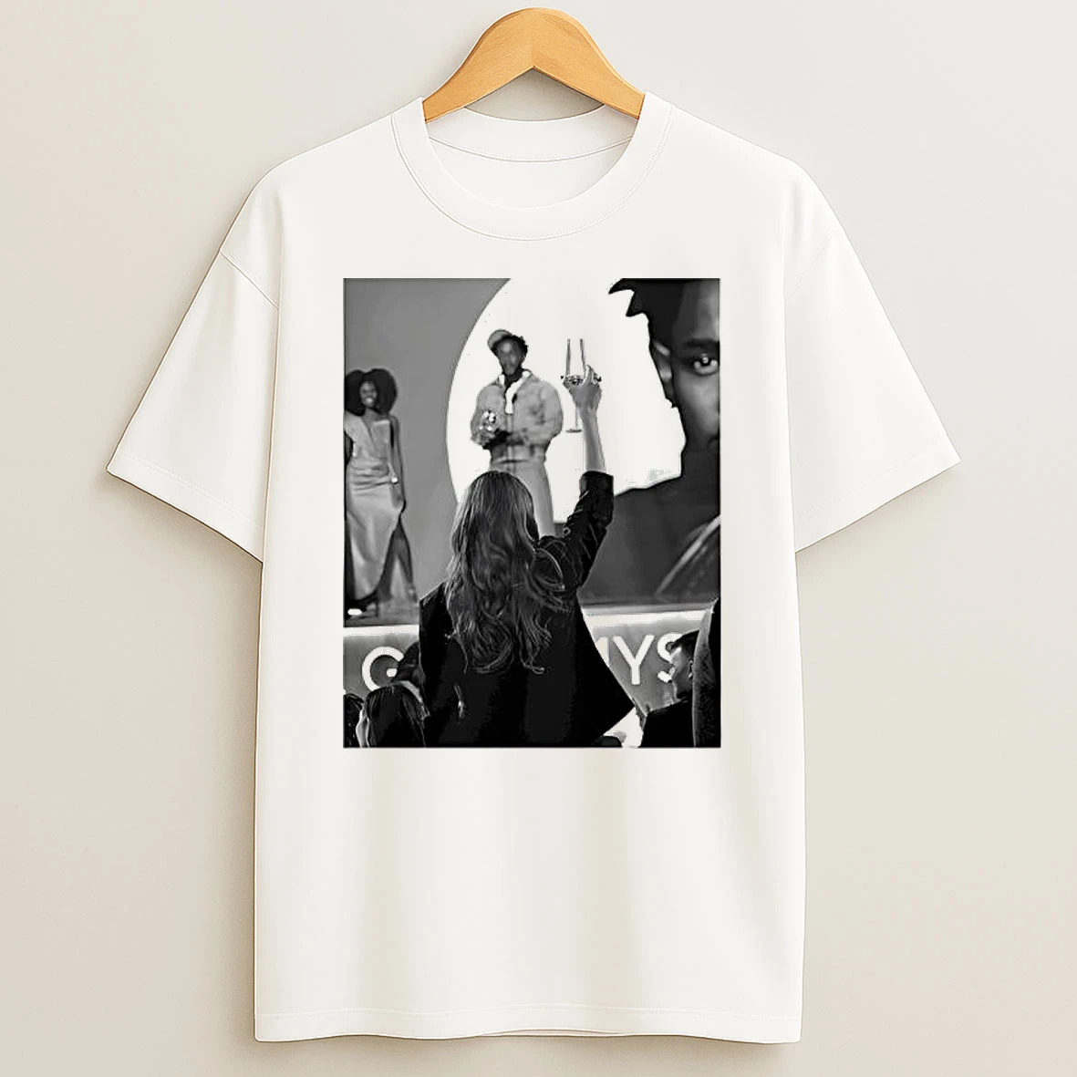 Viral Taylor Swift Celebrates Kendrick Lamar Grammy Win T Shirt