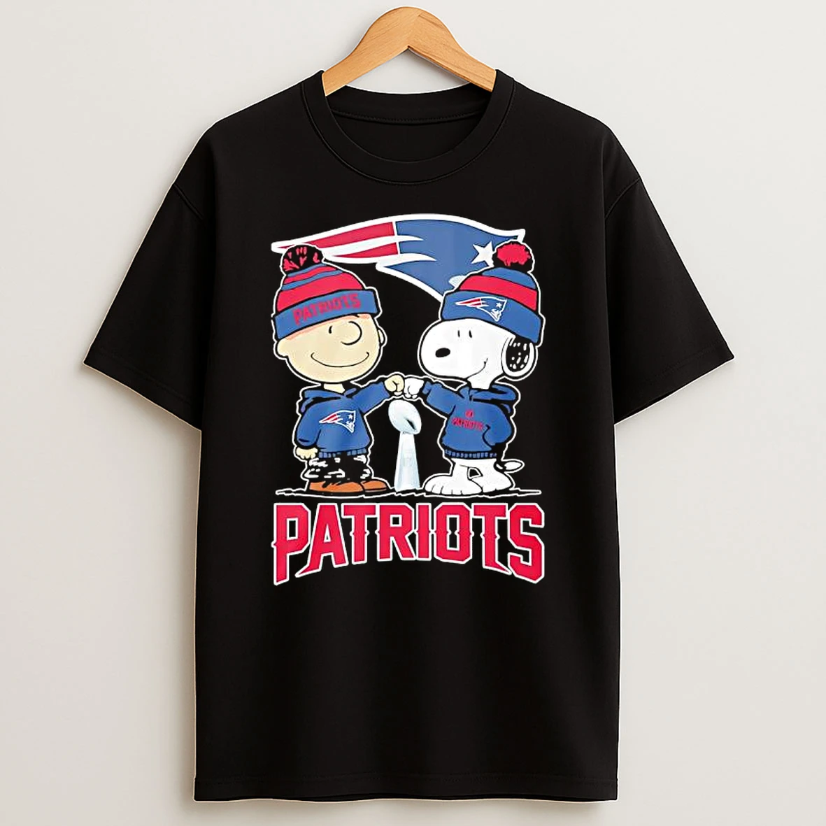 Charlie Brown And Snoopy In New England Patriots Nfl Super Bowl Graphic T Shirt