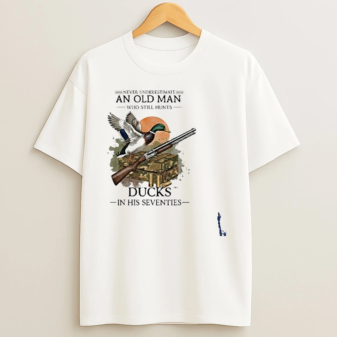 Vintage Never Underestimate Old Man Who Still Hunts Ducks In His Seventies T Shirt