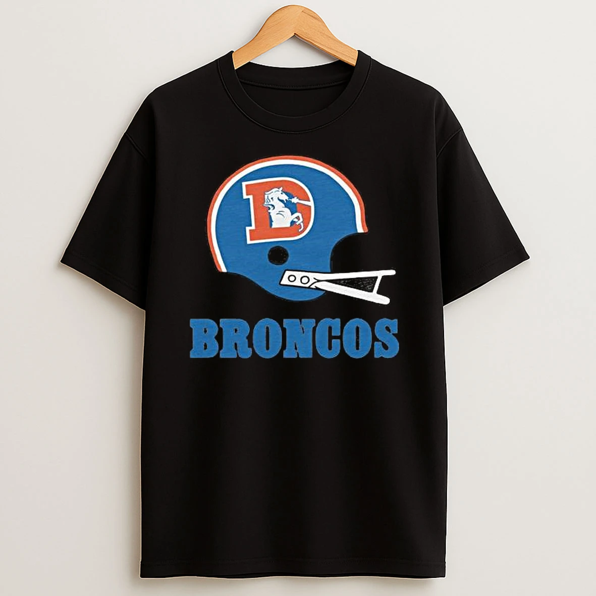 Denver Broncos Big Helmet T Shirt