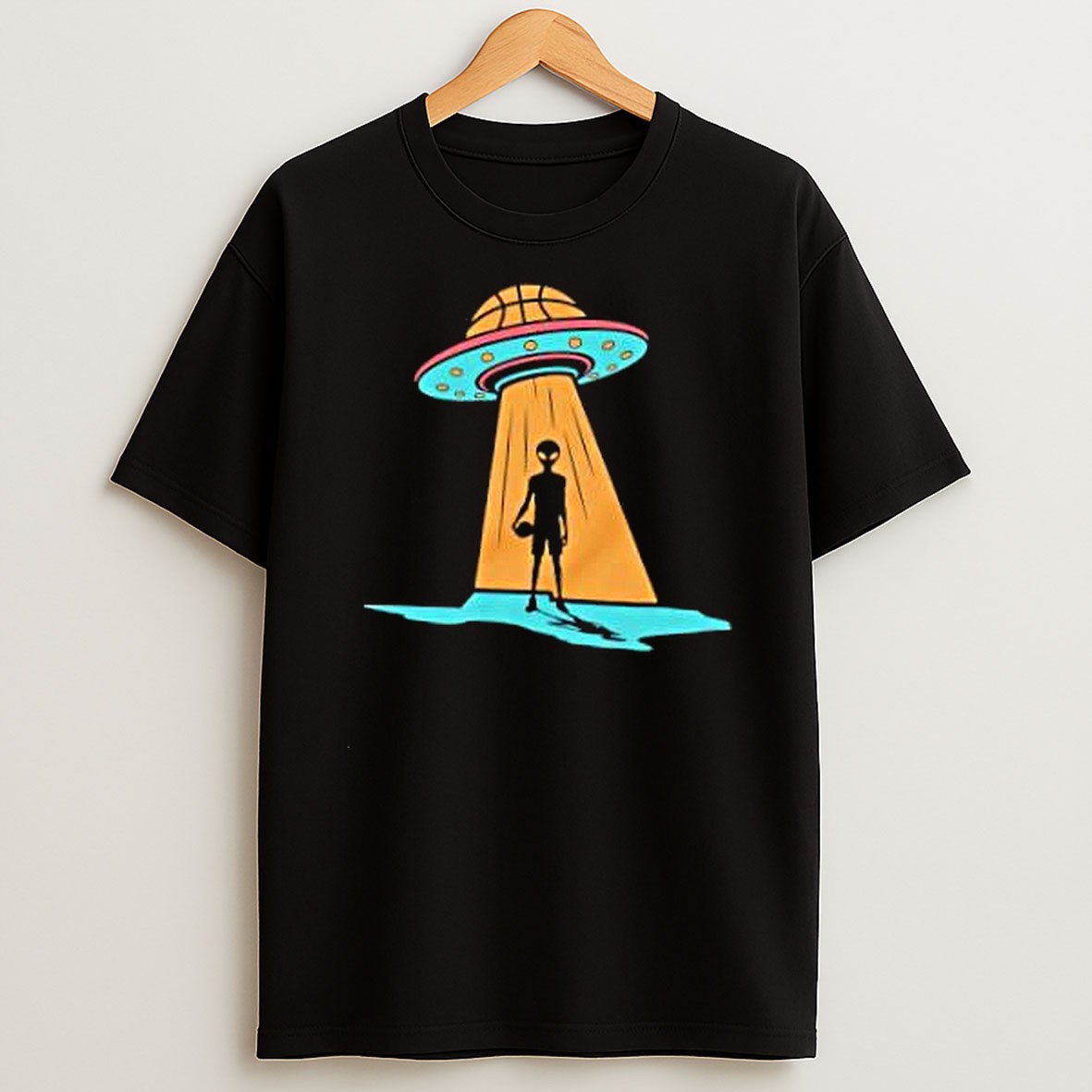 Original Giannis Antetokounmpo Alien Basketball Player Milwaukee Bucks Ufo Spaceship Abduction Beam T Shirt