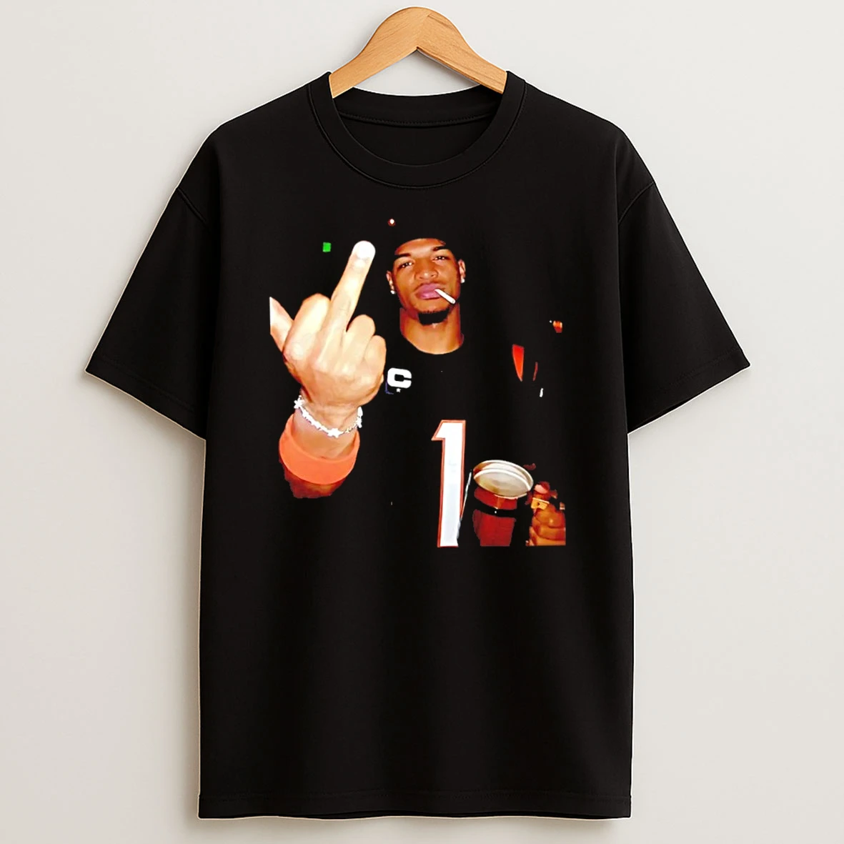 Classic Jamarr Chase Cincinnati Bengals Nfl Football Middle Finger Moking Beer T Shirt