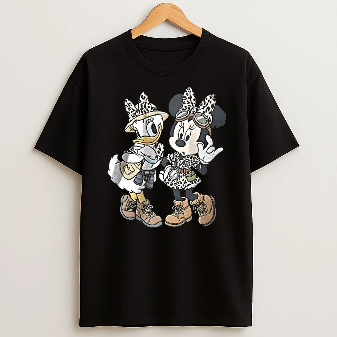 Officials Disney Daisy Duck Minnie Mouse Safari Outfit Binoculars Cartoon Youth T Shirt Sweatshirt