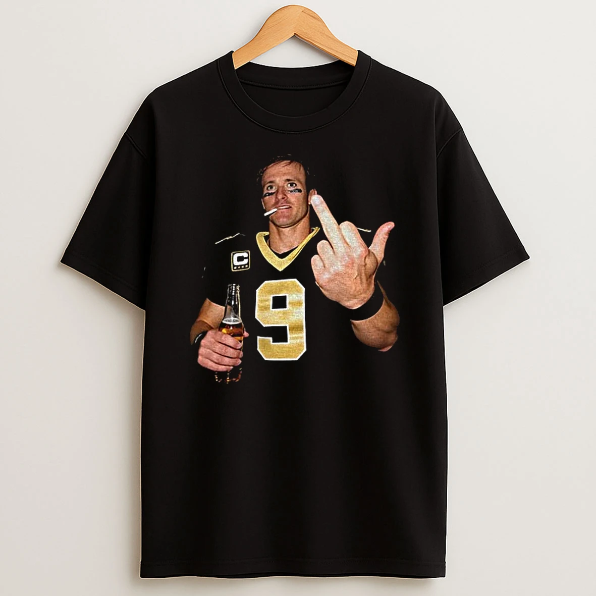 Classic New Orleans Saints Drew Brees Drinking Middle Finger T Shirt